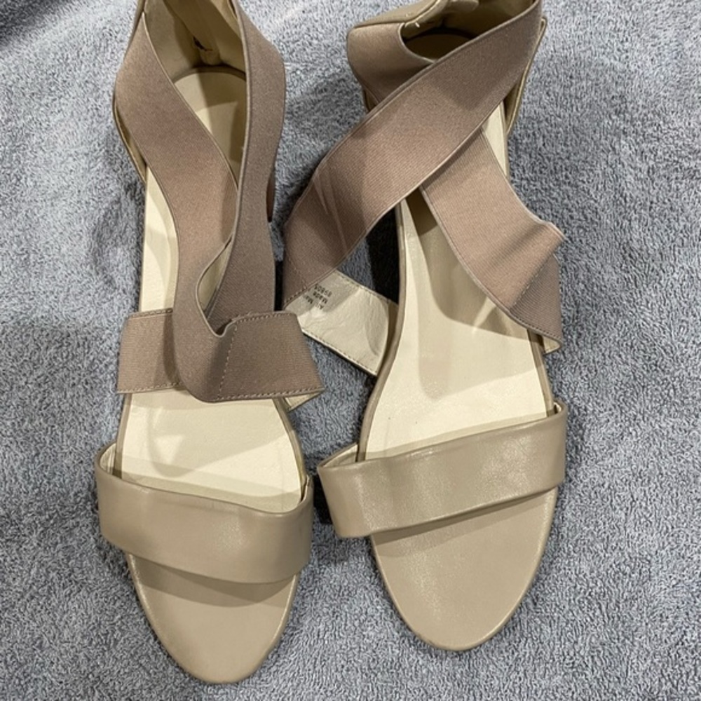 Boston Design Studio Women’s Strappy sandal 10 taupe color back zipper